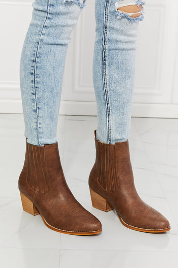 Stacked Heel Chelsea Boots in Chestnut