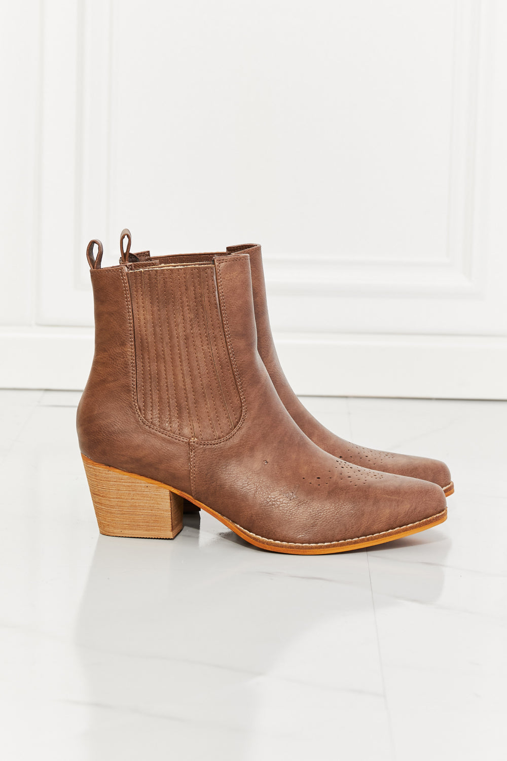 Stacked Heel Chelsea Boots in Chestnut
