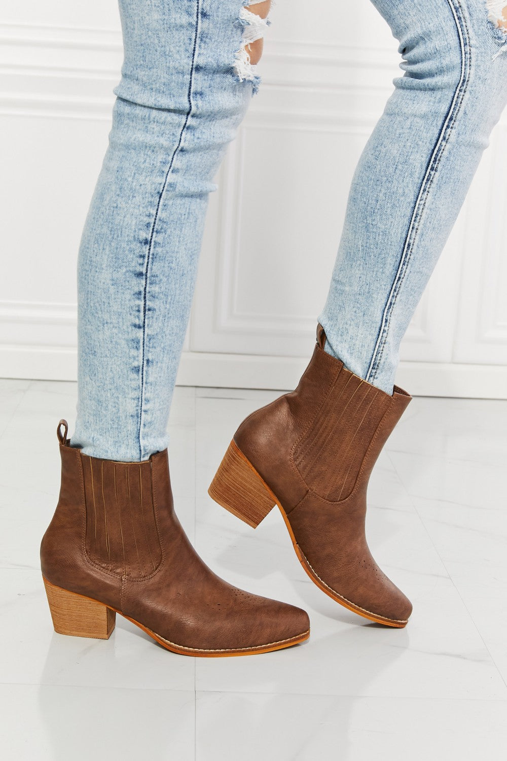 Stacked Heel Chelsea Boots in Chestnut