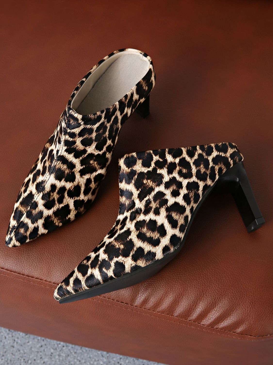 Vegan Leather Leopard Point Toe Pumps