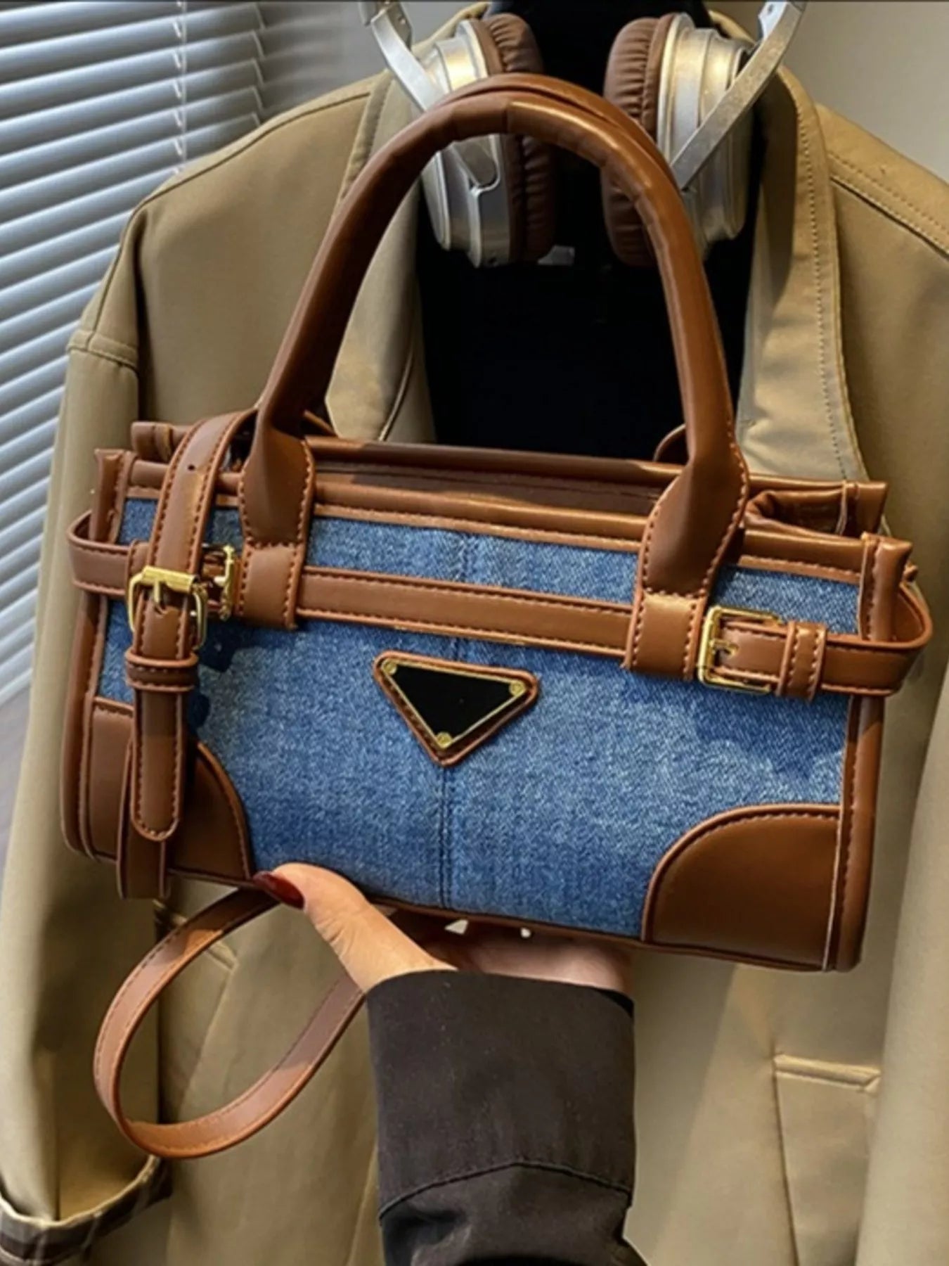 Denim Patchwork Buckle Decor Crossbody Bag Secondary image