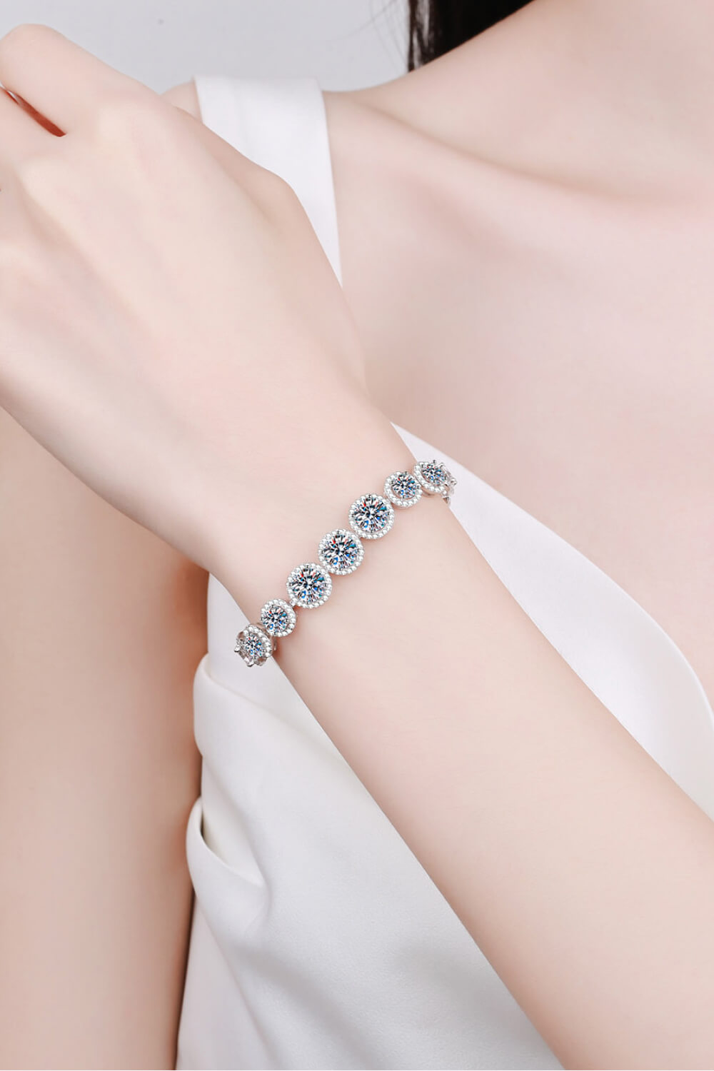 925 Sterling Silver 10.4 Carat Moissanite Bracelet Main image
