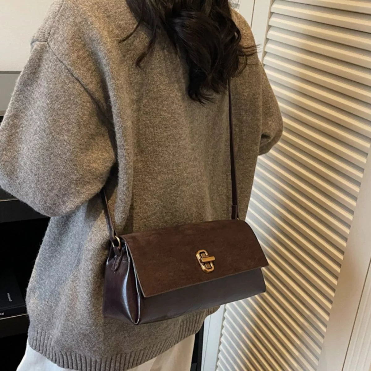 Chain Strap Flap Shoulder Bag Secondary image