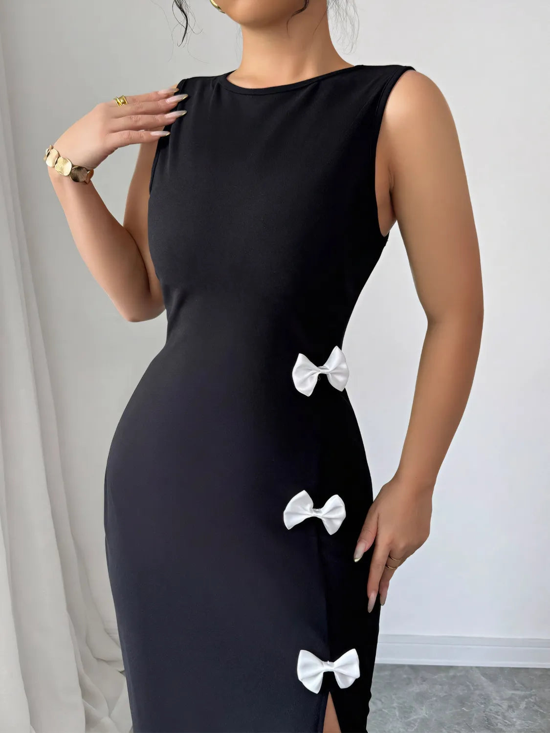 Bow Slit Round Neck Sleeveless Dress Secondary image