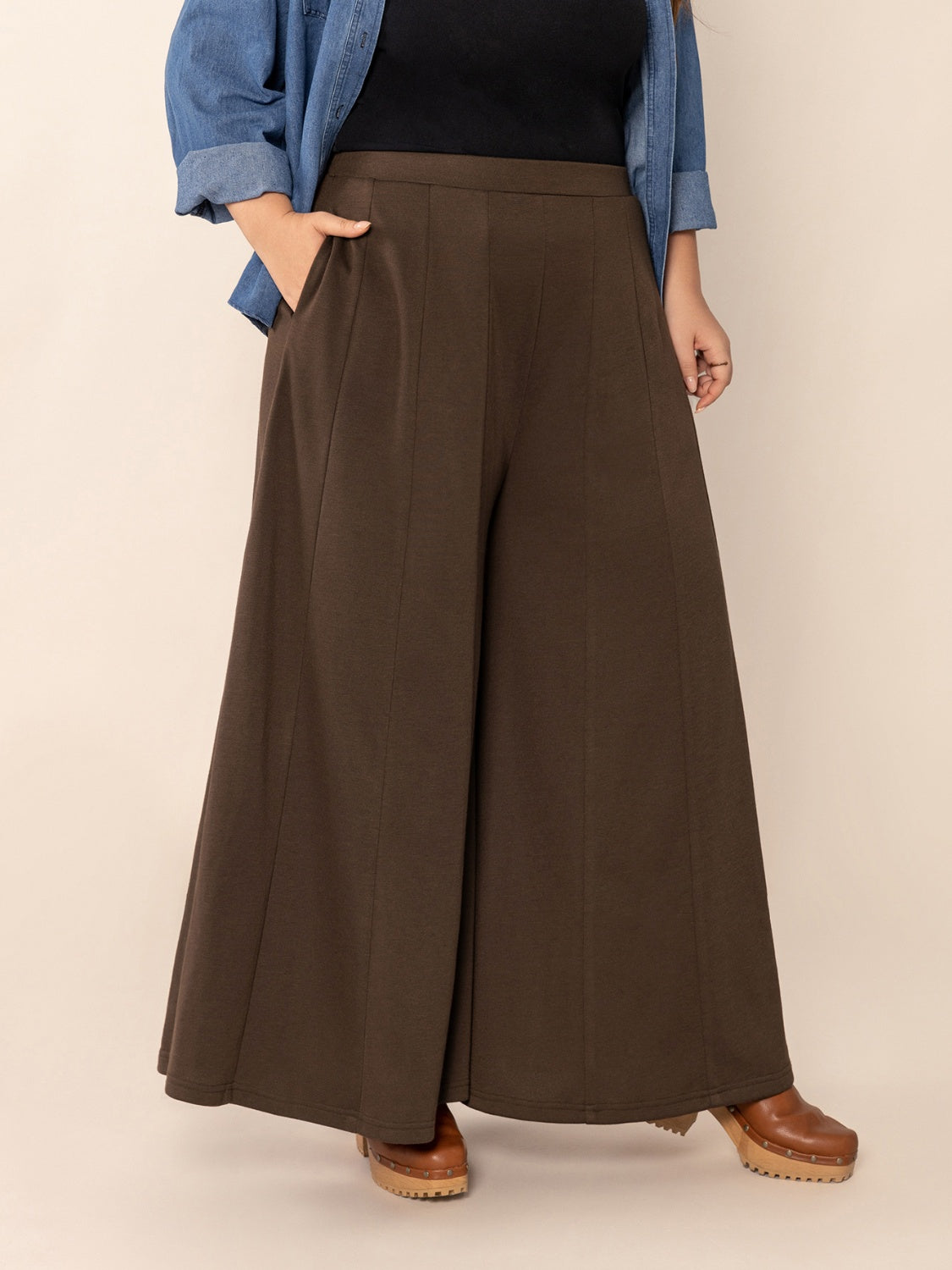 Wide Leg Pants with Pockets Secondary image