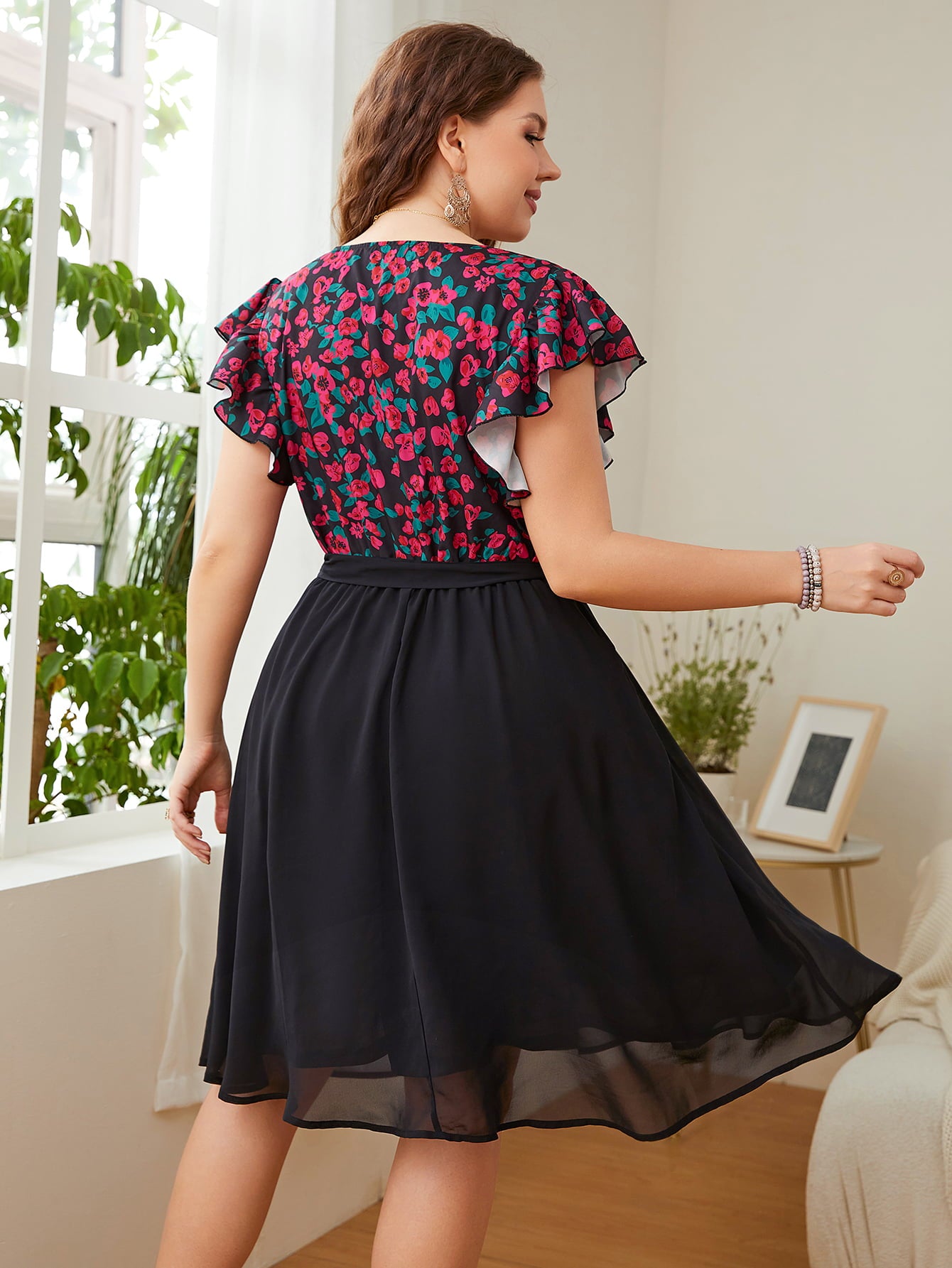 Plus Size Floral Surplice Neck Flutter Sleeve Dress Secondary image