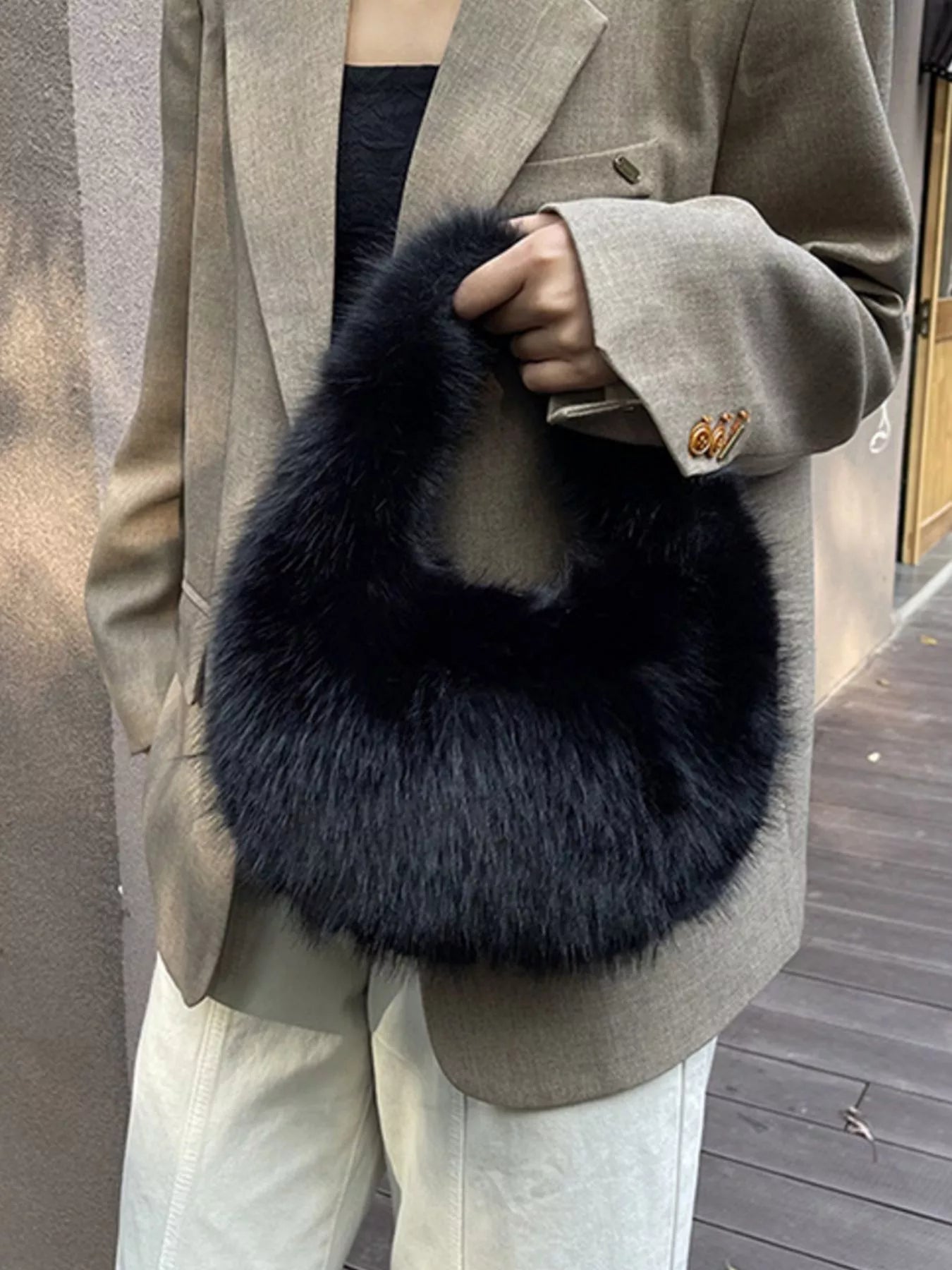 Fluffy Solid Color Handbag Secondary image