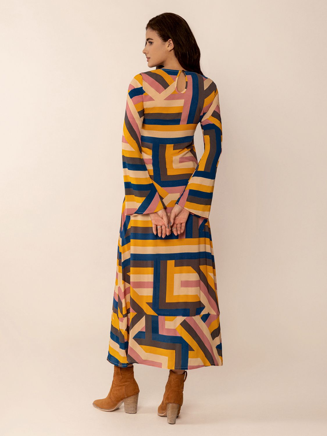 Contrast Round Neck Flare Sleeve Midi Dress Secondary image