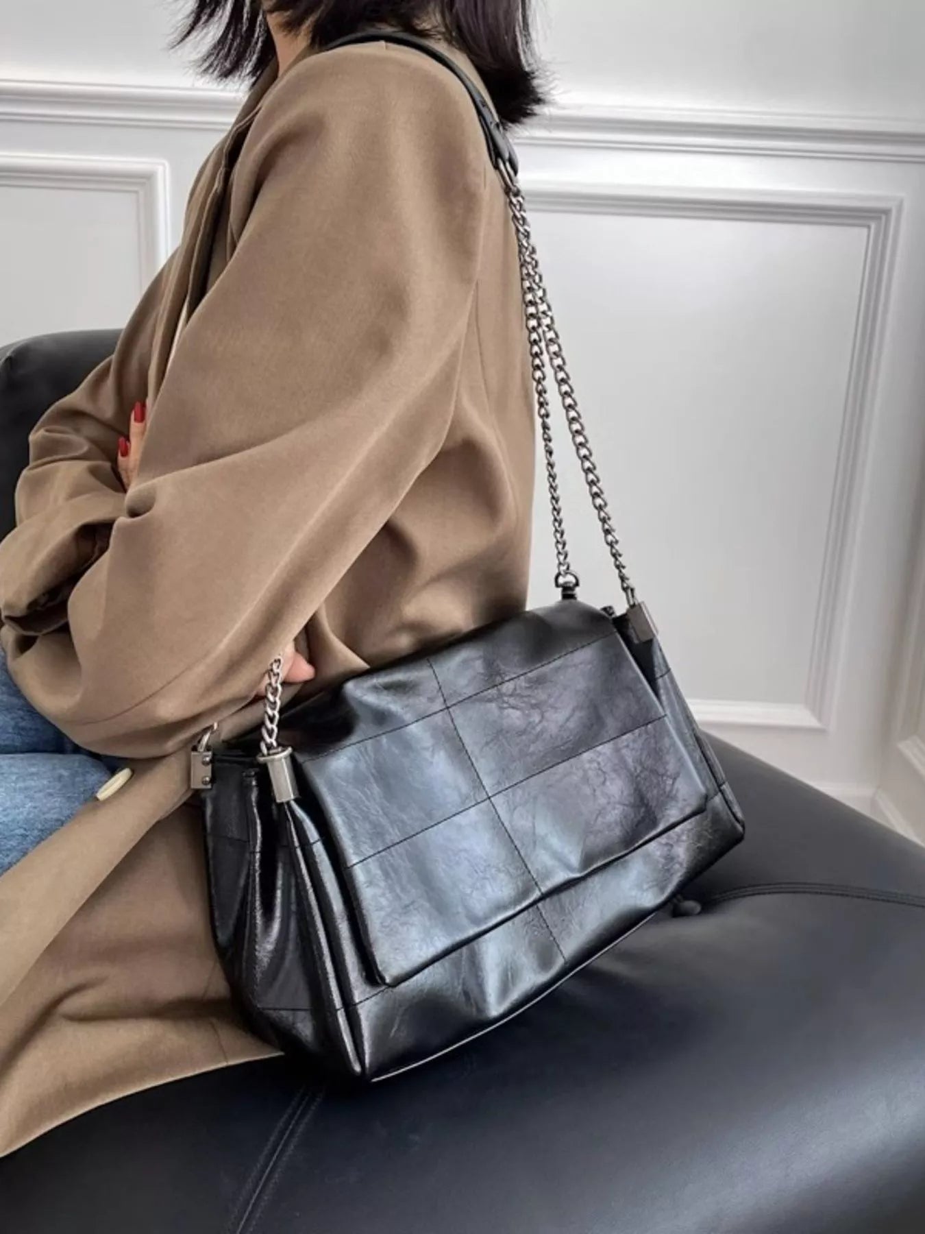 Chain Strap Crossbody Bag Secondary image