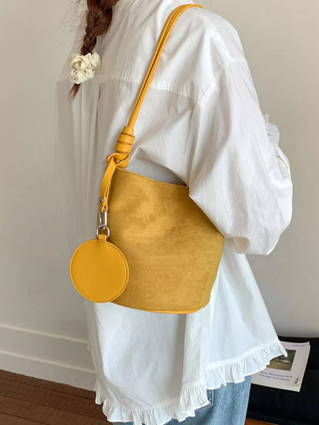 Suede Solid Color Bucket Bag Secondary image