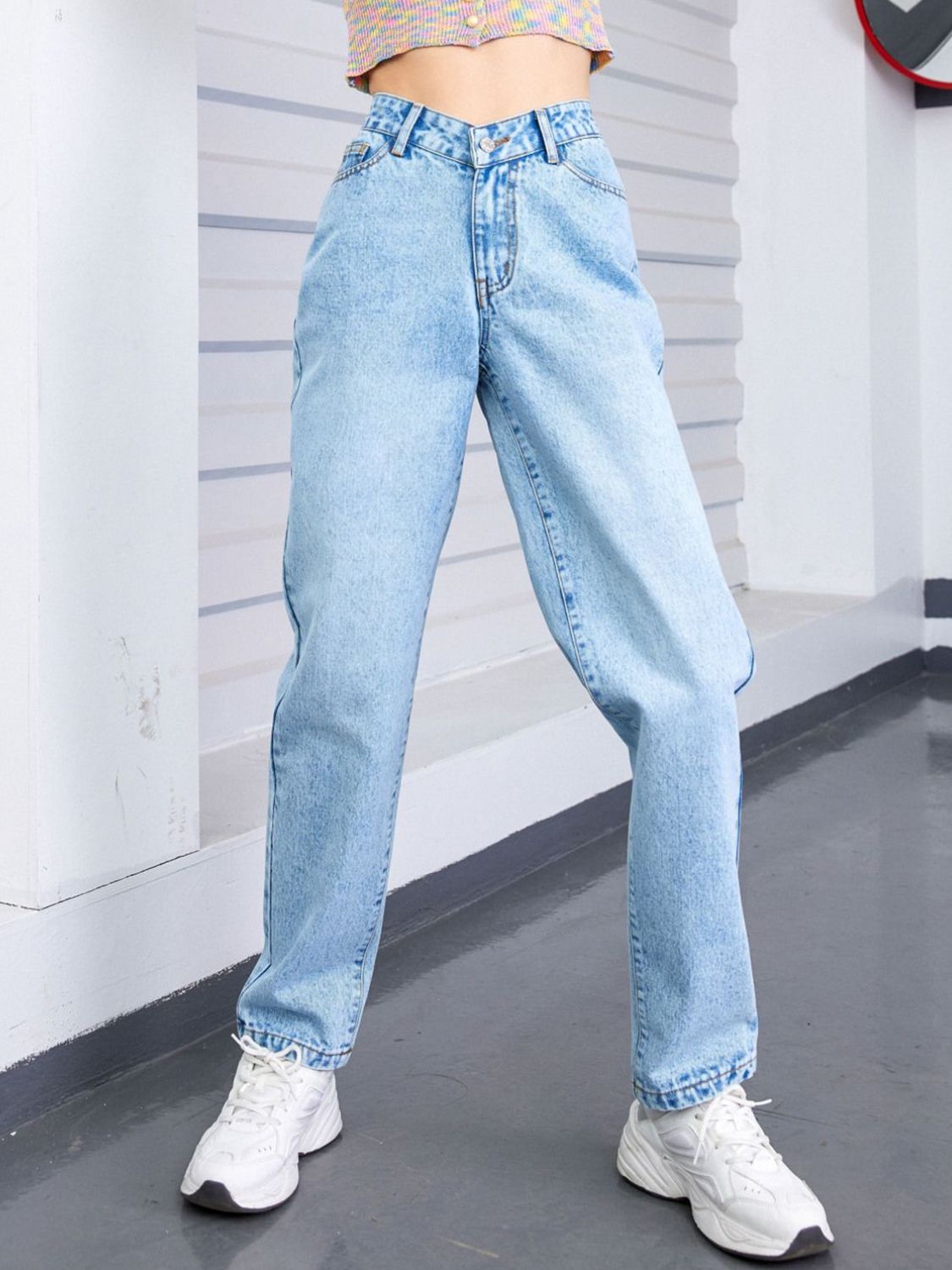 Straight Leg Jeans with Pockets Secondary image