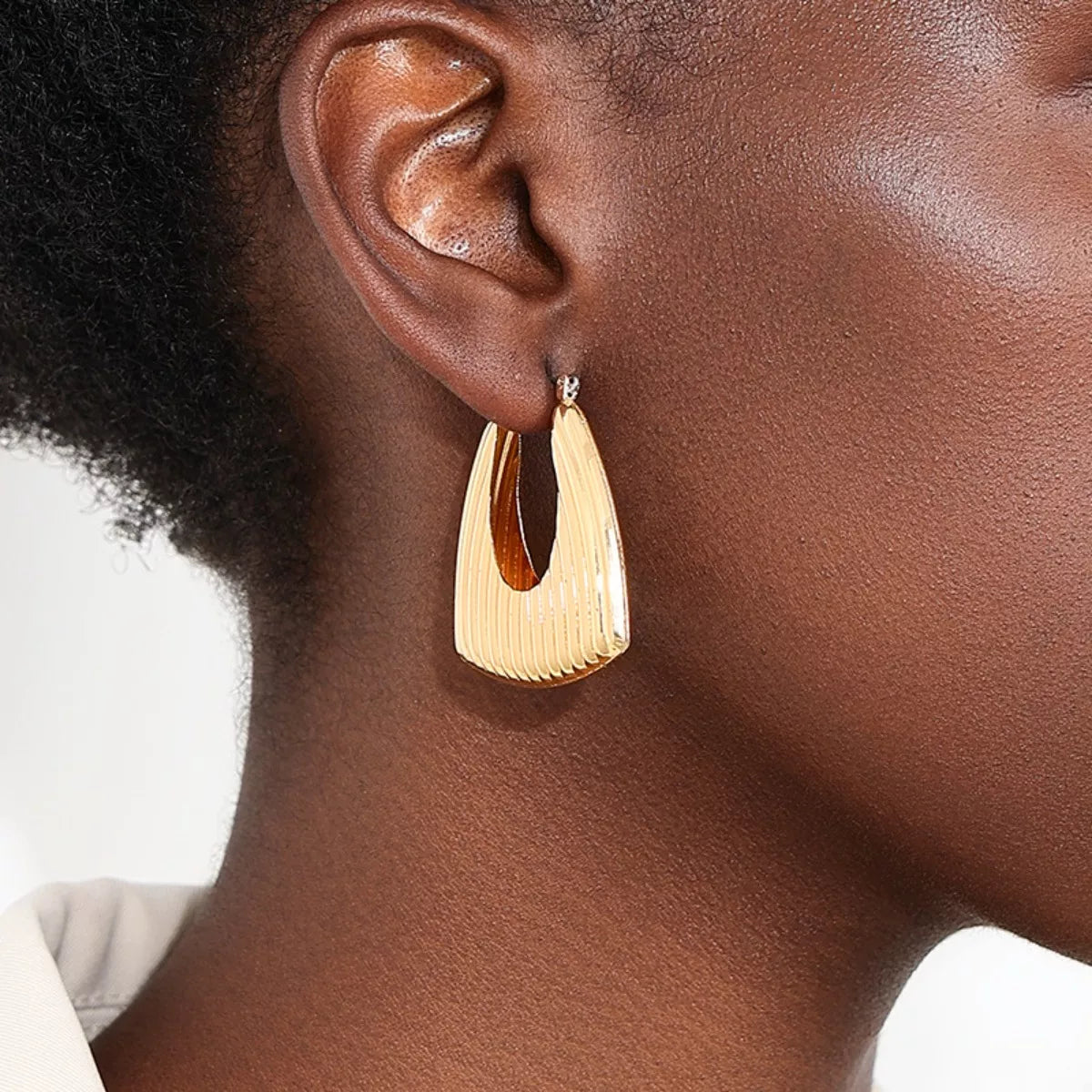 18K Gold-Plated Ribbed Triangular Hoop Earrings Secondary image