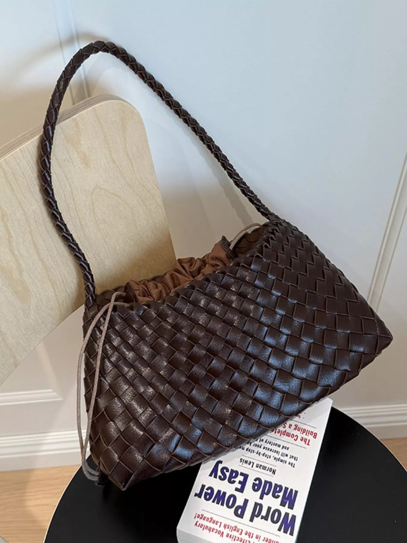 Drawstring Woven Shoulder Bag Secondary image