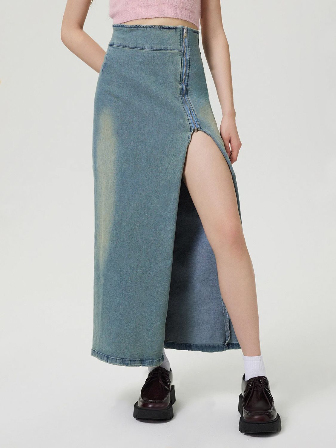 Slit Denim Skirt with Zip Secondary image