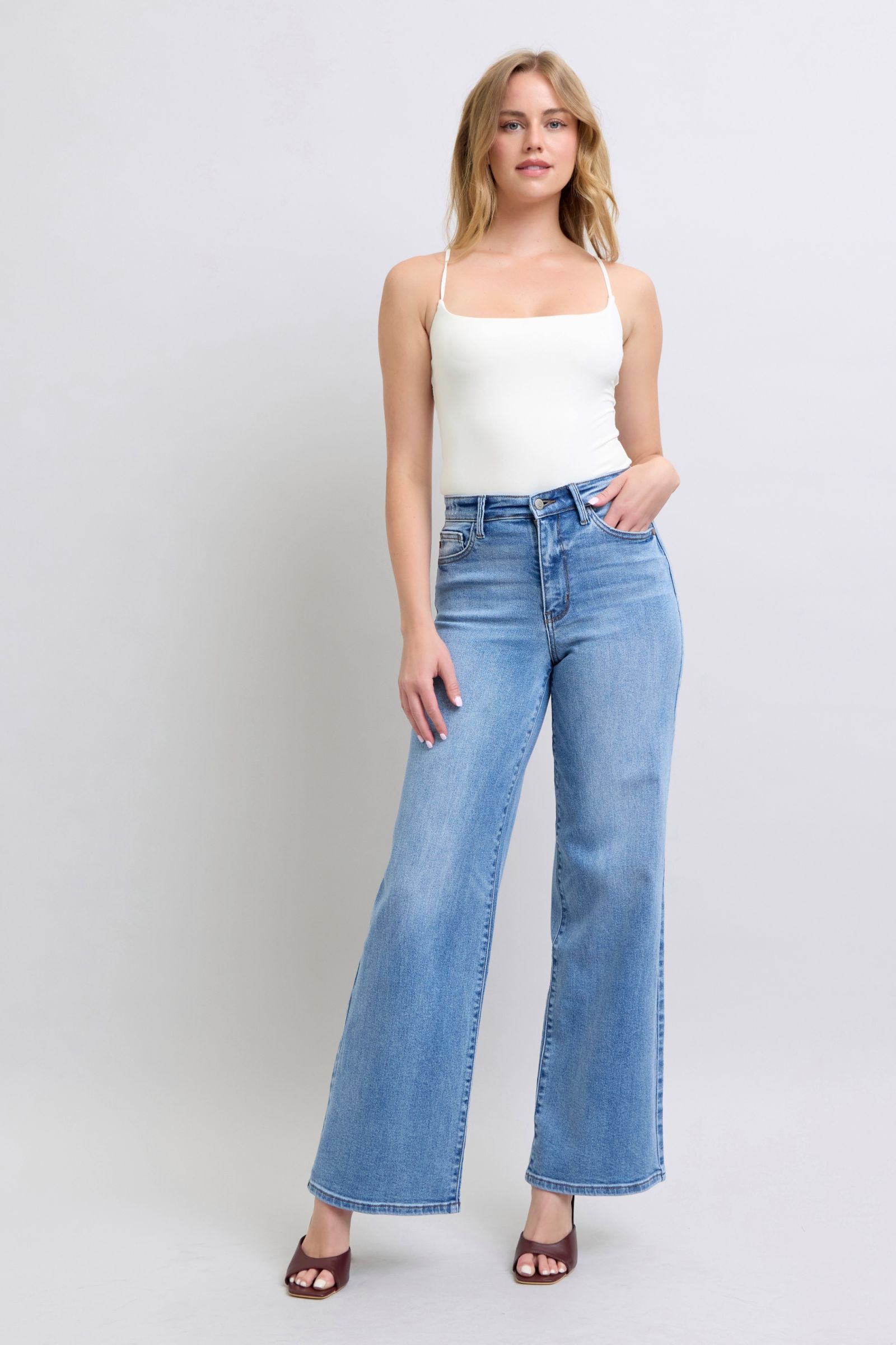 Wide Leg Jeans with Pockets Secondary image