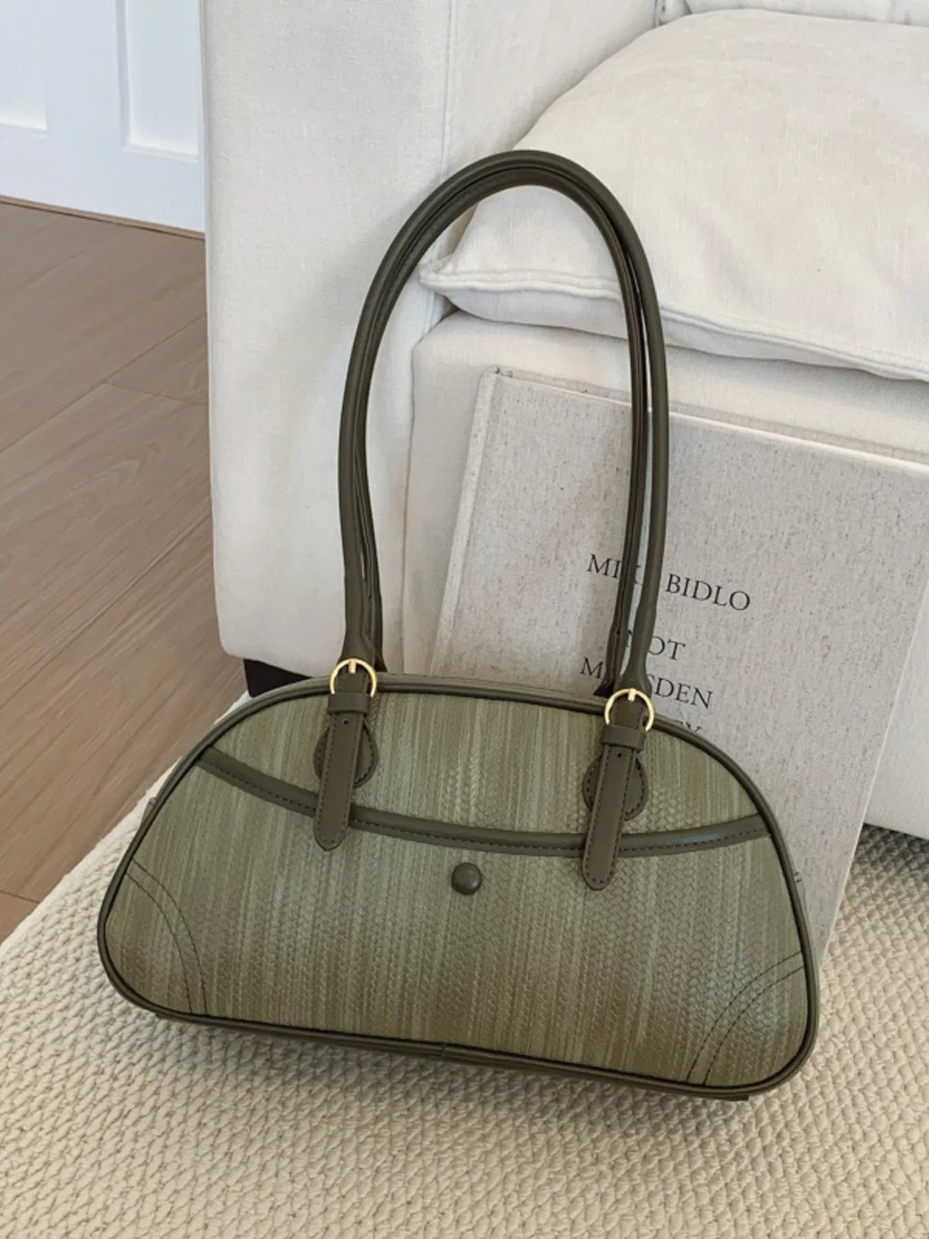 Vintage Buckle Shoulder Bag Secondary image