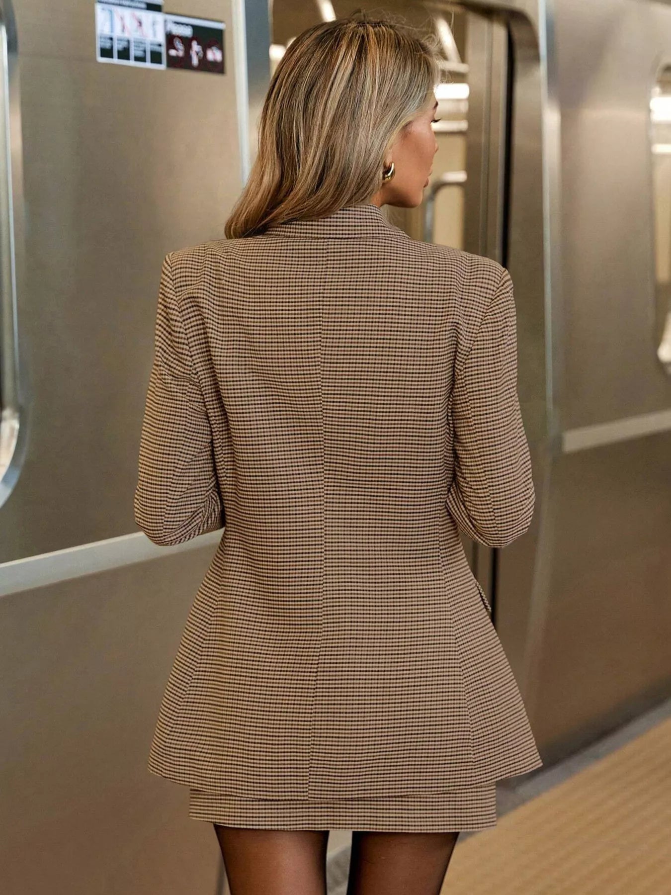 Single-Breasted Plaid Blazer and Skirt Set Secondary image