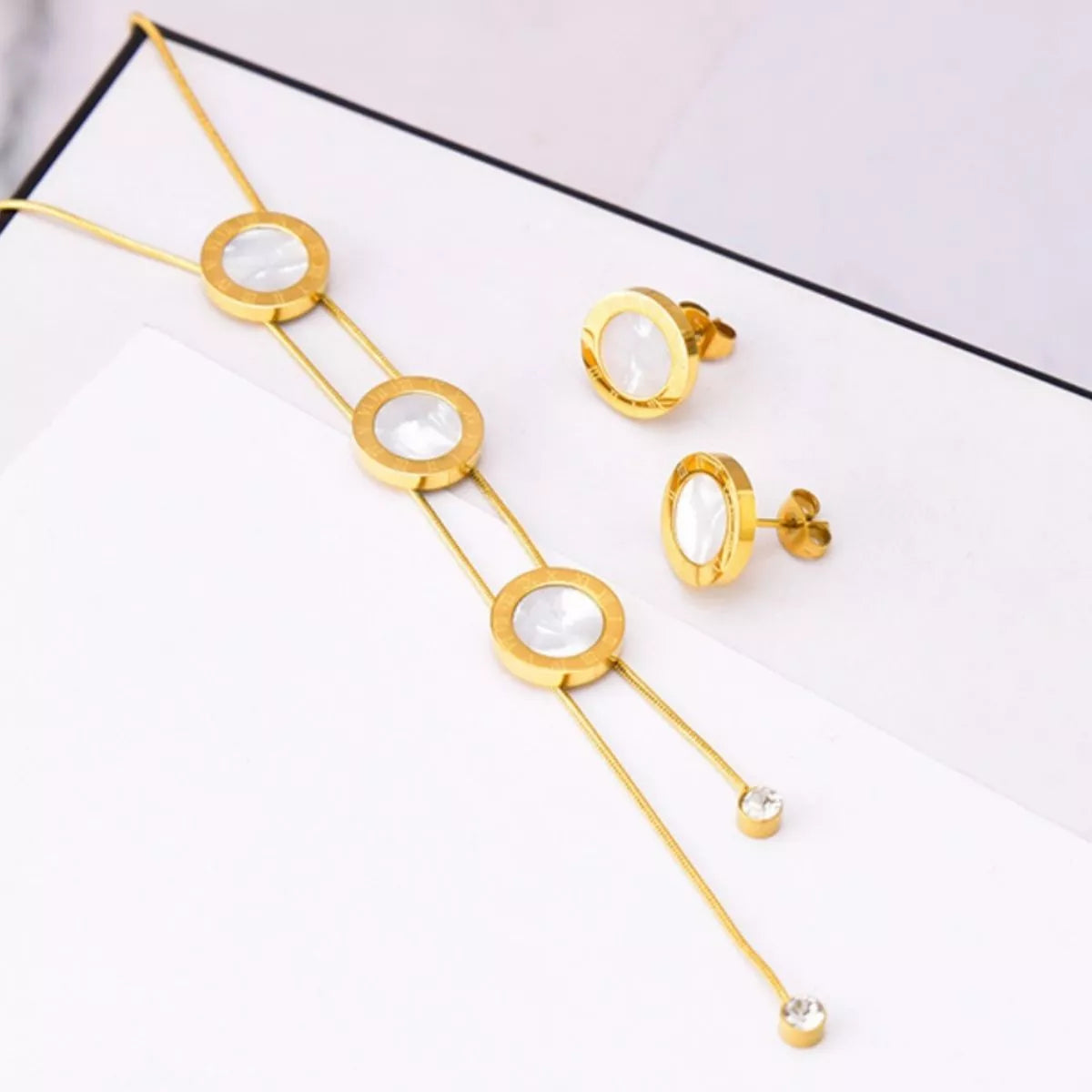 Gold Plated Shell Jewelry Set Secondary image