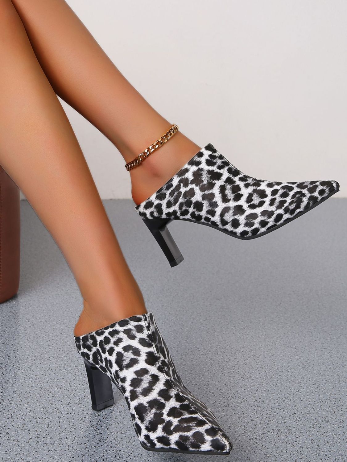 Vegan Leather Leopard Point Toe Pumps Main image