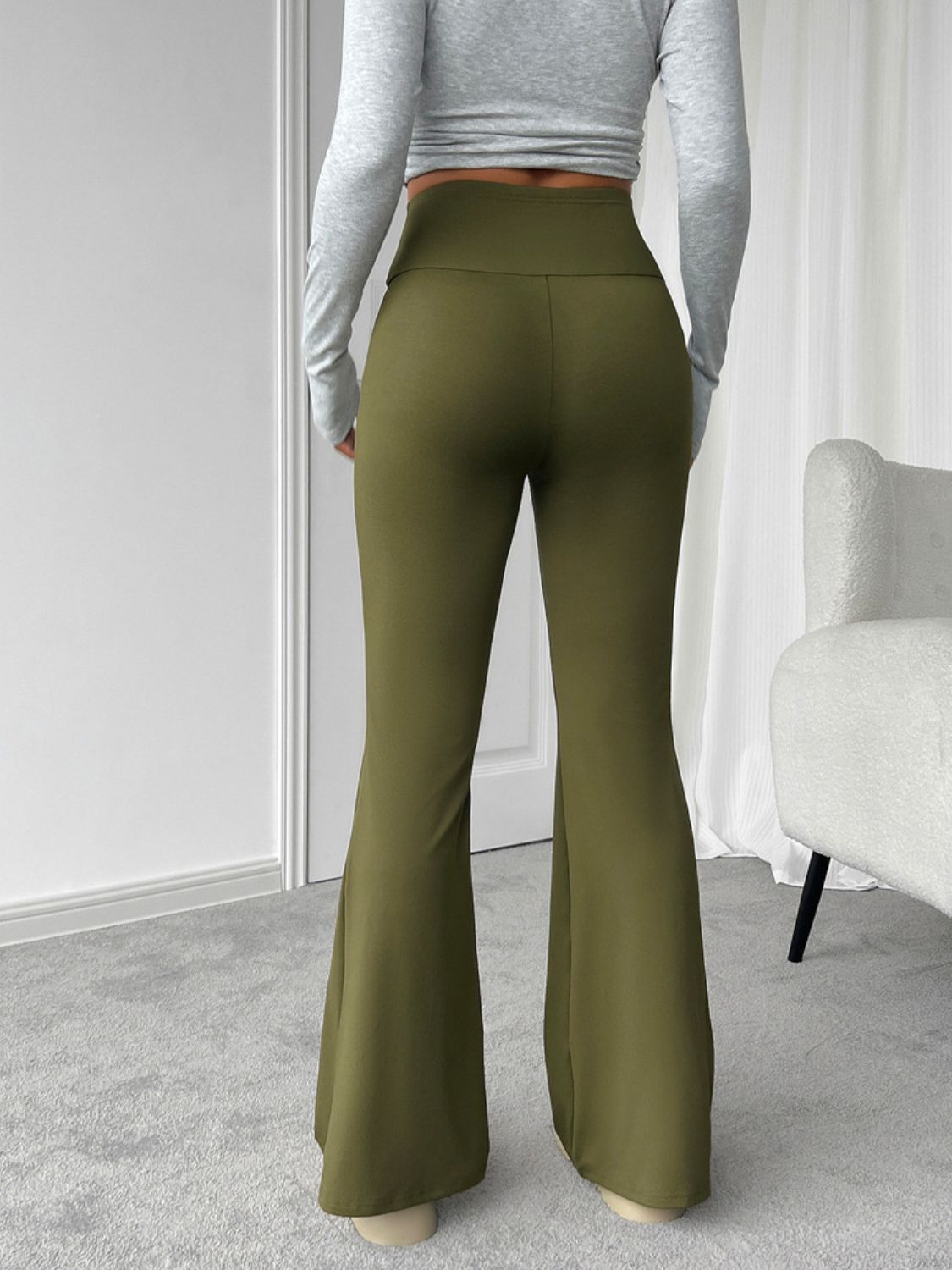 Highly Stretchy Bootcut Pants Secondary image