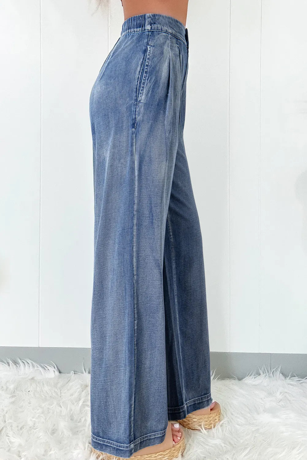 High Waist Wide Leg Jeans Secondary image