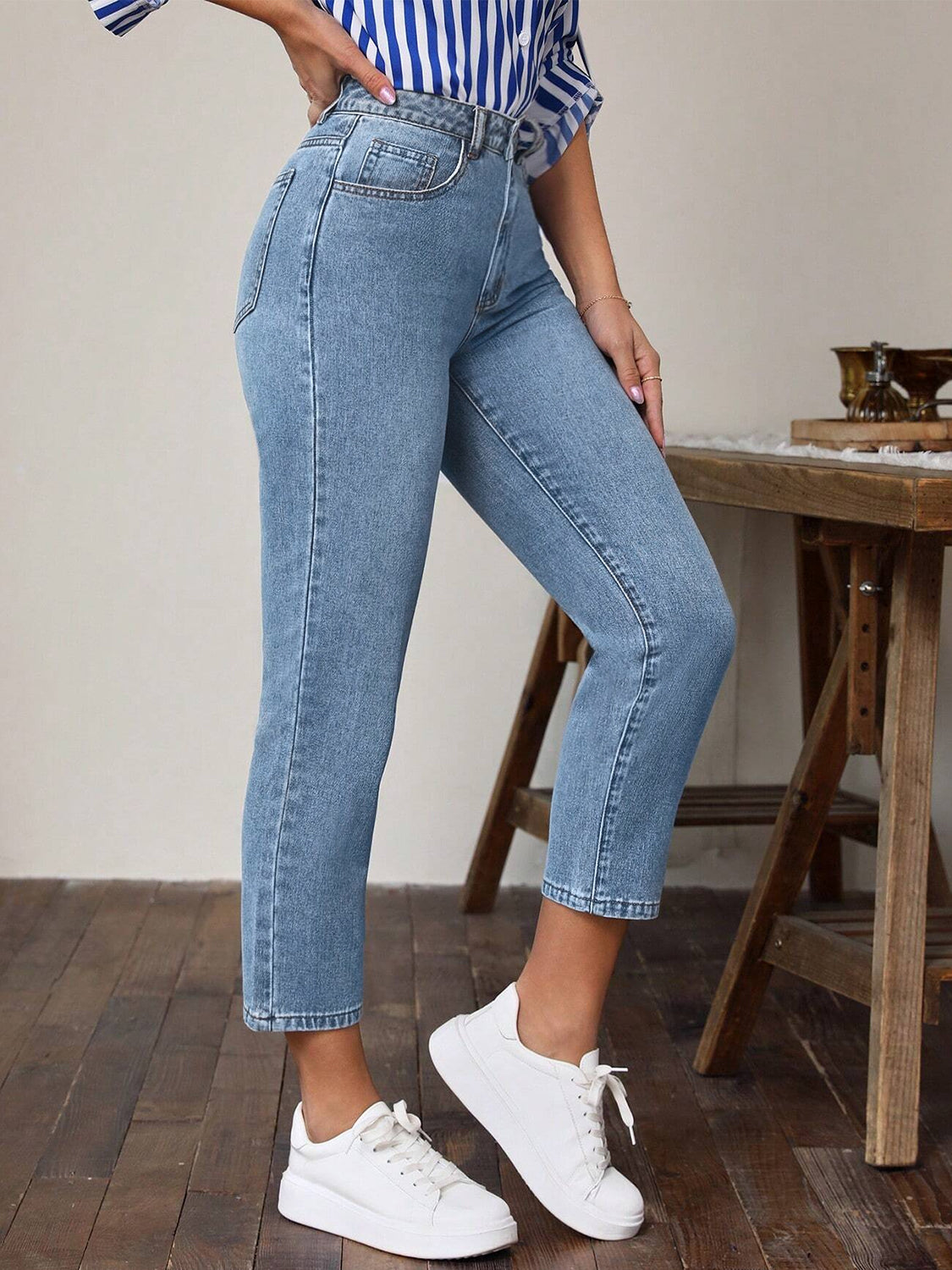 High Waist Jeans with Pockets Secondary image