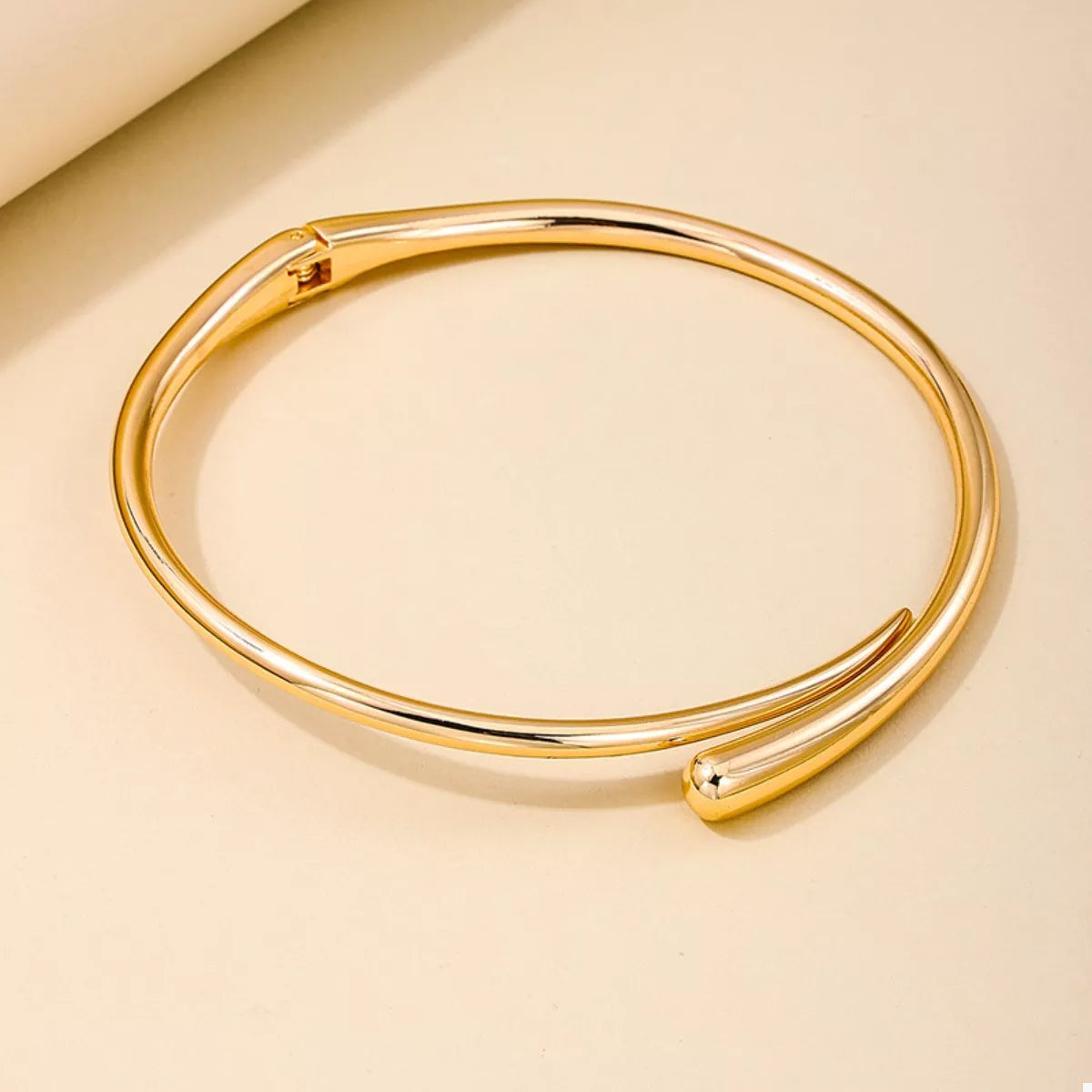 Adjustable 18K Gold-Plated Alloy Necklace Secondary image